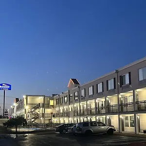 Hotel Baymont And By Wyndham / Near Osu